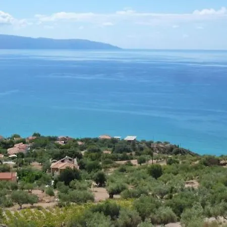 Lourdata Sleeps 4 *