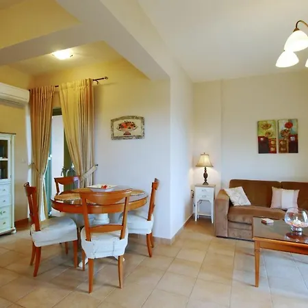 Villa Lourdata Sleeps 4