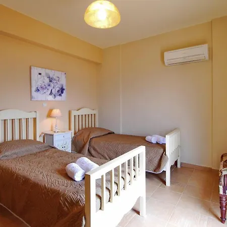 Lourdata Sleeps 4 빌라 *