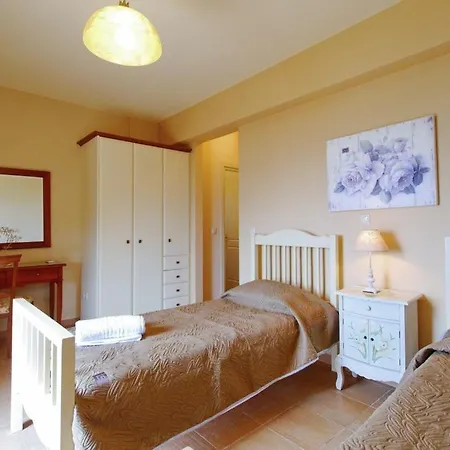 Lourdata Sleeps 4 빌라